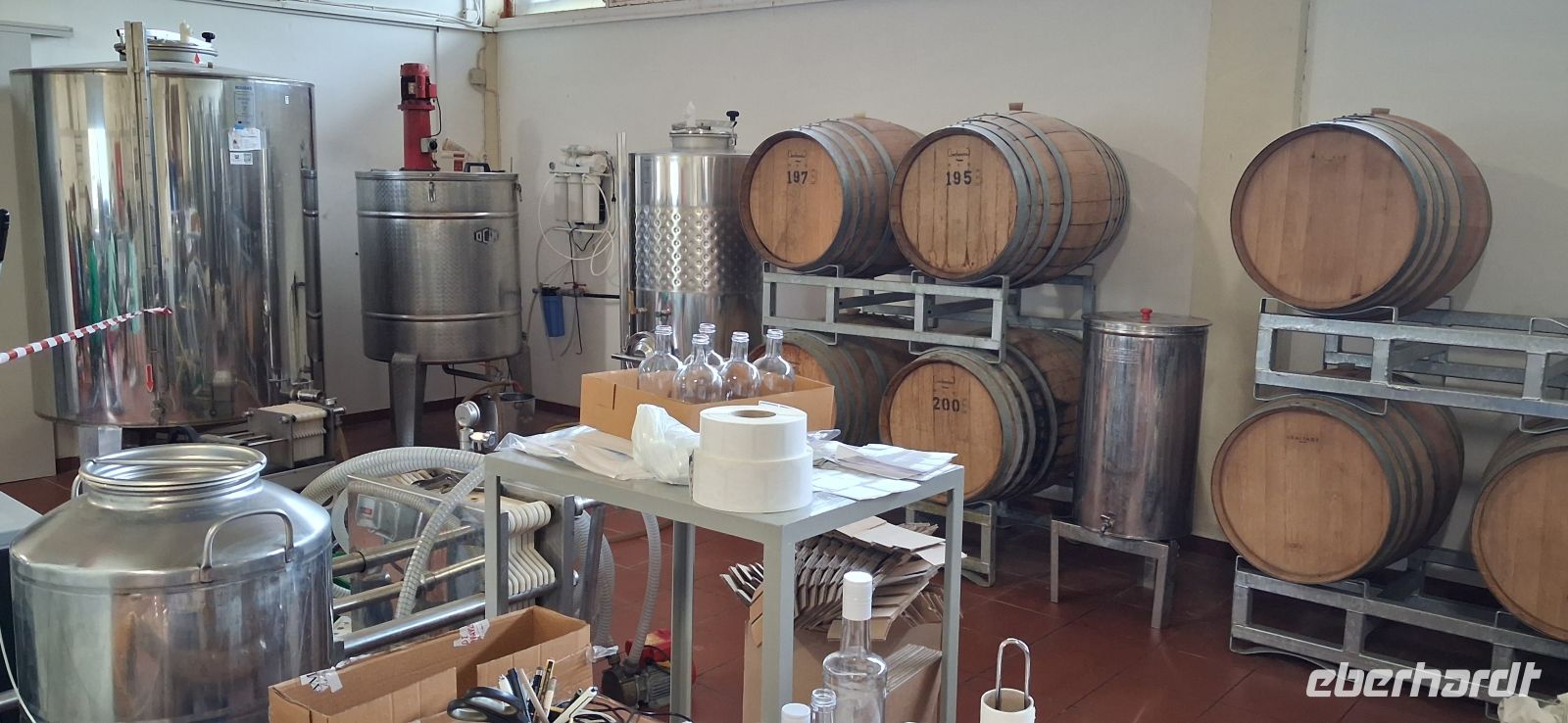 Produktion heute Ouzo Destillerie Karonis &ndash; &copy;  (Eberhardt TRAVEL)