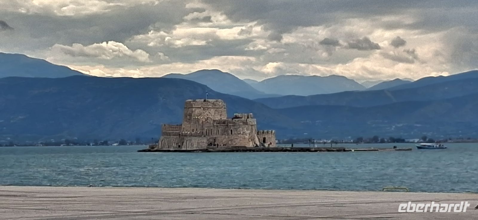 Kastell Bourtzi von Nafplio &ndash; &copy;  (Eberhardt TRAVEL)