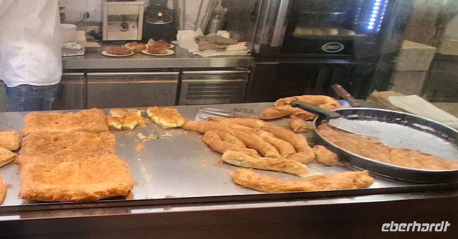 &copy;  (Eberhardt TRAVEL)