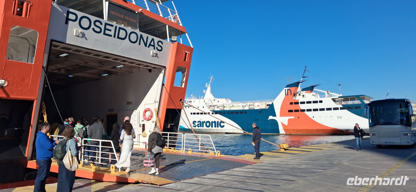 &copy;  (Eberhardt TRAVEL)