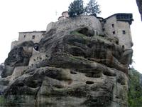 Kloster Vaarlam auf einem Meteorafelsen