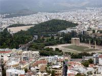 Blick auf den Zeustempel und das Olympiastadion in Athen