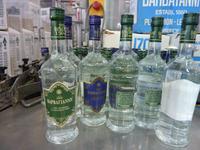 der GRÜNE ist der beste, sagt Eva - ihr Haus-Ouzo