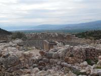 Blick zum Meer über das Gräberrund A in Mykene