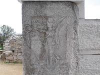 Siegesgöttin Nike am Westzugang des Theaters in Philippi