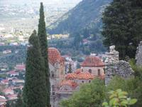 Blick auf die Hagia Maria Kirche in Mistras