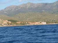 Lesbos, Molivos, Hotel Olive Press vom Boot aus