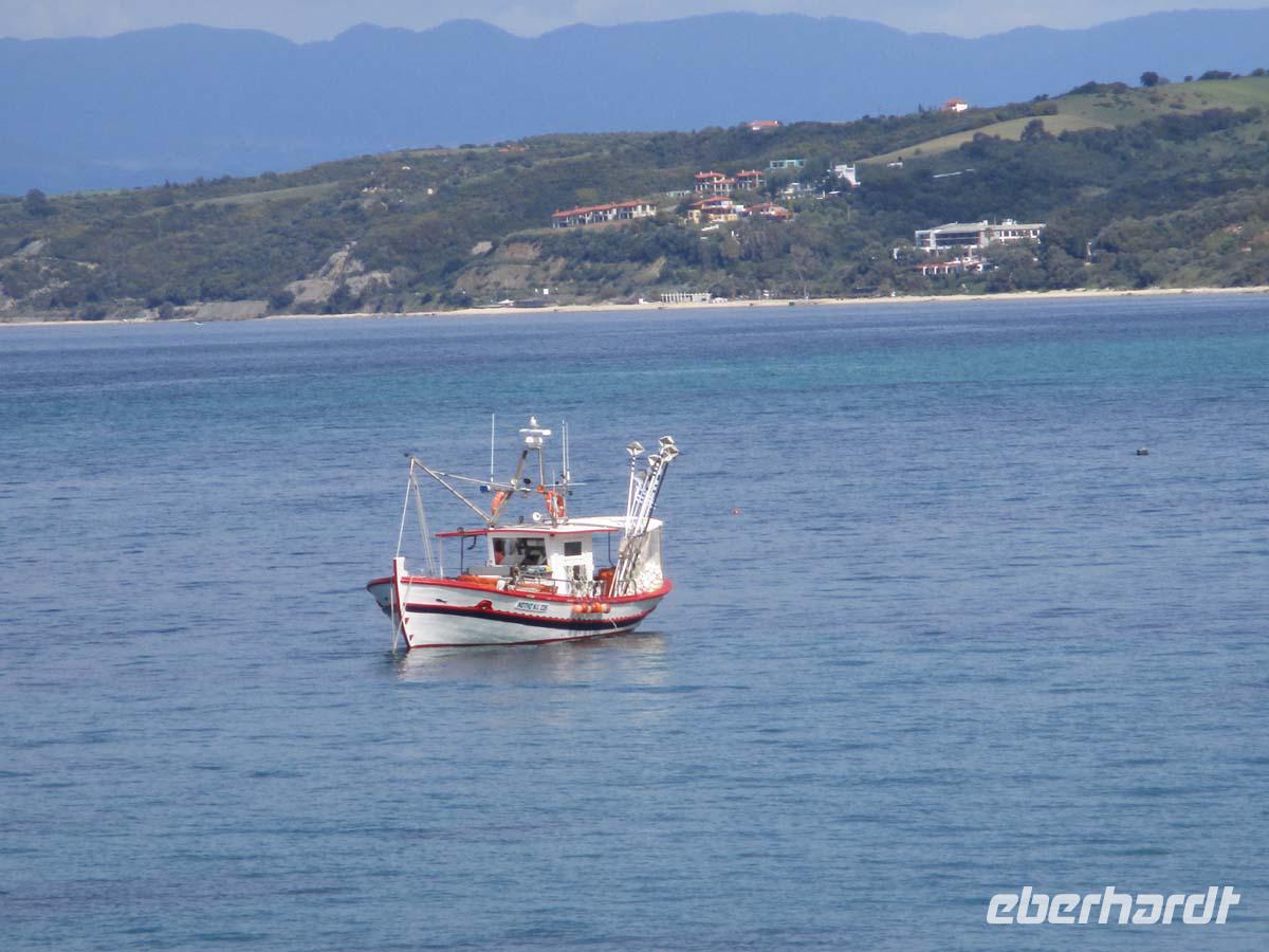 Fischerboot vor Ouranopolois