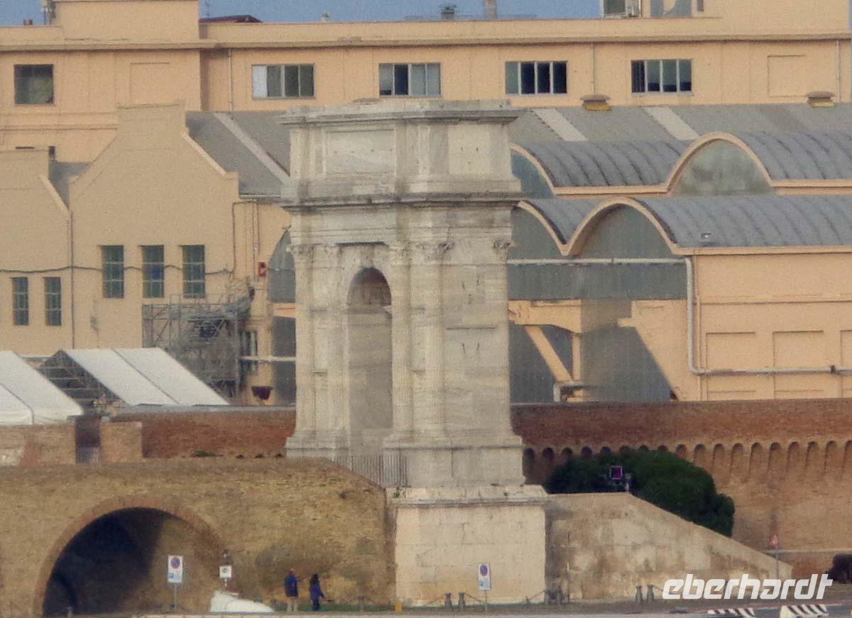 Der Trajansbogen in Ancona