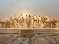 Olympia - Museum (Ostgiebel des Zeustempels)