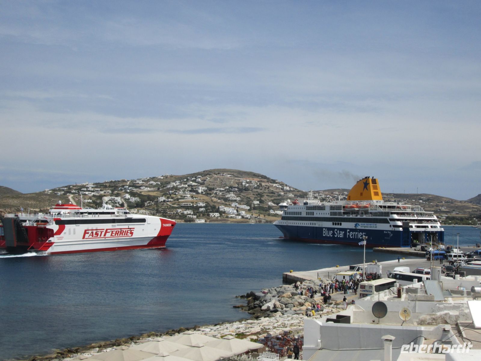 ein Kommen und Gehen auf Paros