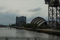 The Armadillo (das Gürteltier) - so der Glasgower Volksmund über das Clyde Auditorium, welches _eigentlich_ acht Schiffsbugs repräsentieren soll, um an Glasgows Zeit als Werftstandort zu erinnern