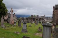 Mar's Wark, Stirling, begrenzt den Friedhof von Holy Rude