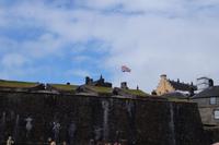 Union Jack (beinhaltet englische, schottische und nordirische Flagge (Andreas-, Patricks- und George-Kreuz) auf Stirling Castle