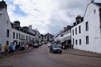 Inveraray mit seiner zweigeteilten (katholisch/presbyterianisch) Kirche