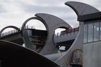 oben ist ein Boot zu sehen 