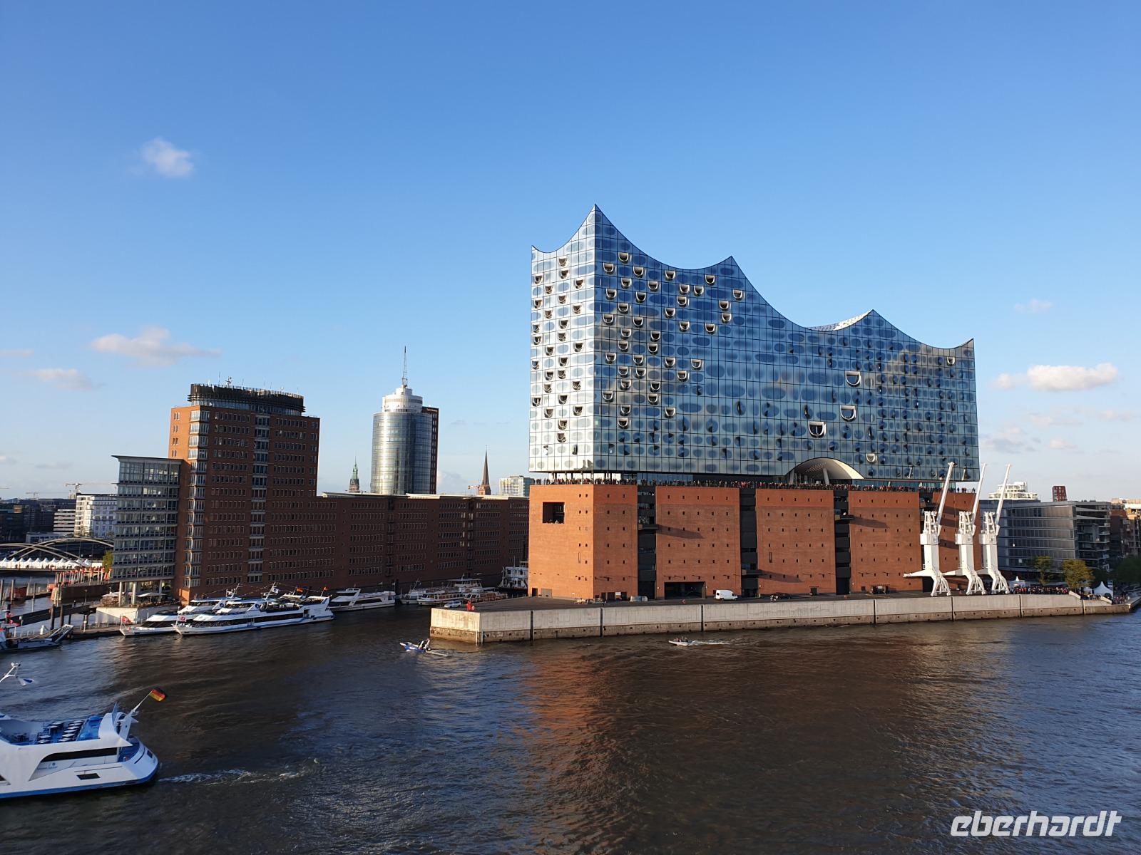 Elbphilarmonie am Hafen in Hamburg (7)
