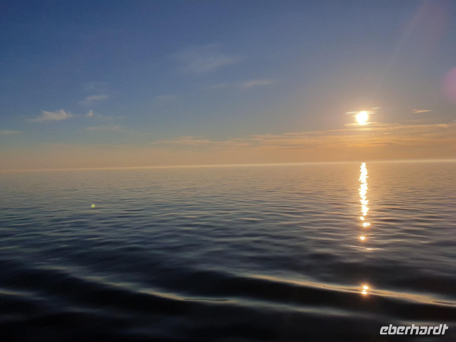 Sonnenuntergang auf dem Weg zurück nach Hamburg mit AIDA Vita (5)