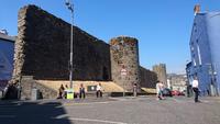 Wehrgafte Mauern in Caernarfon