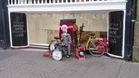 Straßenmusikant der besonderen Art in Chester