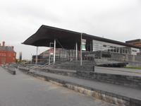 walisisches Parlamentsgebäude im Hafen von Cardiff