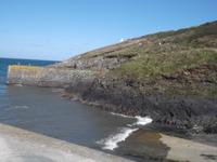 Hafen von Porthgain an der Pembrokeshire Coast