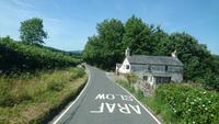 Straßen so breit wie der Bus in den Black Mountains