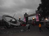  abends vor dem Hotel