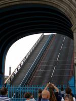 Öffnung der Tower Bridge