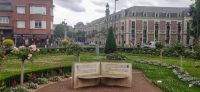 007 Calais, Anlagen vor dem Rathaus
