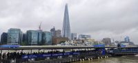 026 London, Blick nach South Gate mit The Shard