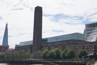 Modern Tate Gallery und Shard, Das Gebäude der Modern Tate war ursrpünglich ein Elektrizitätswerk