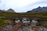 589 Schottland, Isle of Skye, Red und Black Cuillin Hills, Bridge of Sligachan