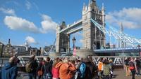 Towerbridge(im Hintergrund: