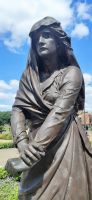 104 Stratford upon Avon, Macbeth am Shakespeare-Denkmal