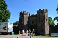 213 Wells, alter Bischofspalast