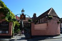 220 Wells, Hauptstraße