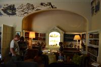 331 Greenway House, Bibliothek