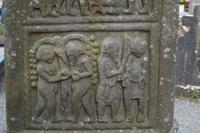 Adam und Eva / Kain erschlägt Abel, Monasterboice