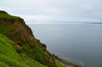 410 Skyerundfahrt, Steilküste bei Lealt