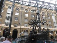  moderne Installation am Quai