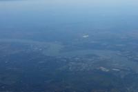 027 Flug, Themse mit Brücke der M25