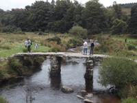 Clapper Bridge bei Postbridge, Dartmoor