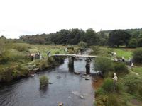 Clapper Bridge bei Postbridge, Dartmoor