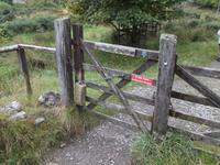 Postbridge, Dartmoor, Tor zum Wanderweg