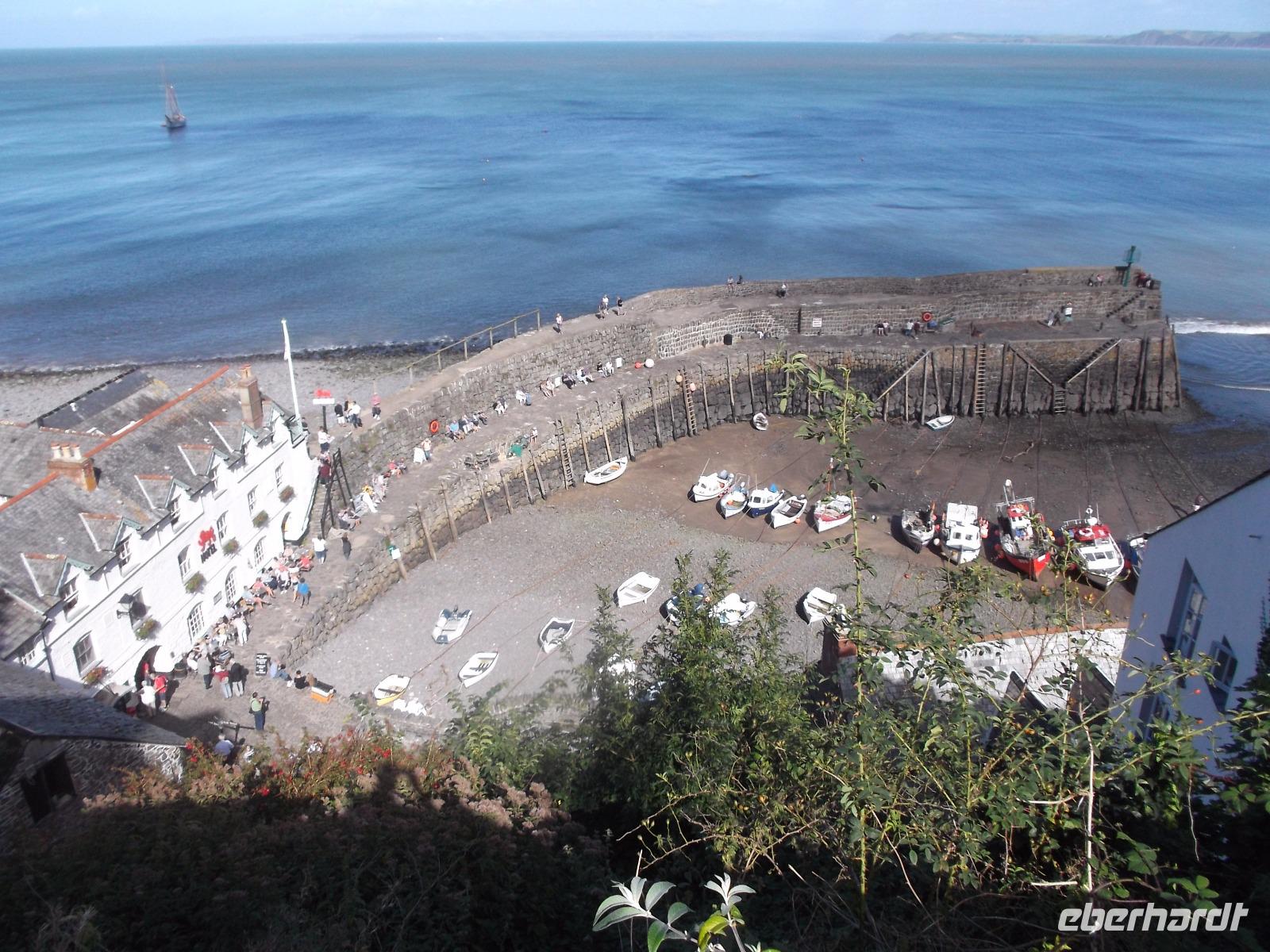 Clovelly hat heute noch seine Kaimauer aus dem 14. Jh. 