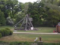 weltgrößtes funktionsfähiges Trebuchet, kurz vor dem Abschuss