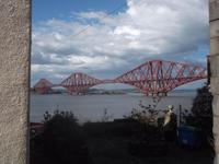 Eisenbahnbrücke über den Firth of Forth, von South Queensferry aus