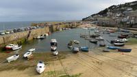 110 Cornwall - leerer Hafen von Mousehole