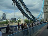 Fahrt durch die Londoner Tower Bridge